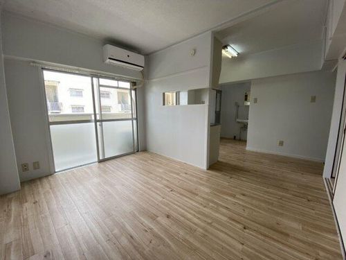 ビレッジハウス粟生2号棟0304の居間