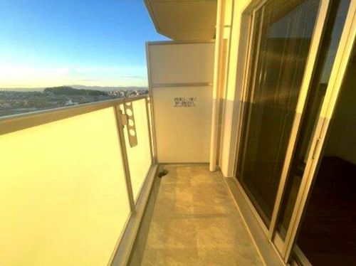 ArtizA緑地公園の内装