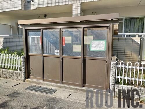 シャトー日東C308の玄関