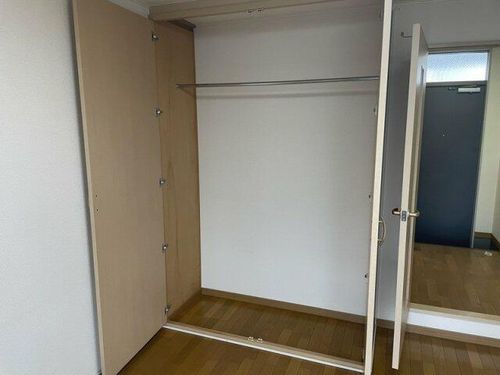 リバーサイド市川207の内装