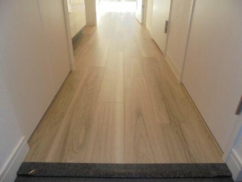 プレサンス上前津リラシスの玄関