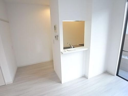メゾン花水木102の居間