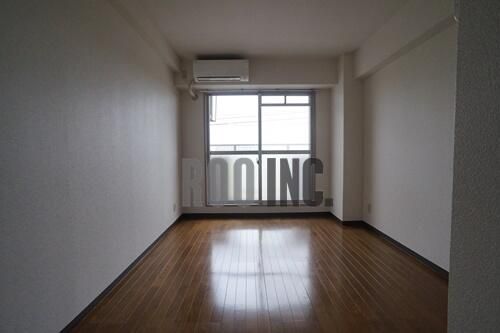 ロッキーコート太子301の居間