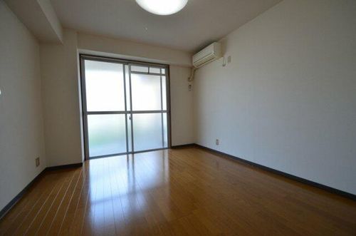 プレアール姫路山吹304の内装