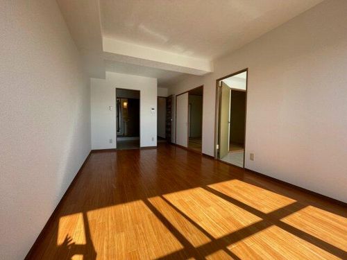 ラフェスタ大塩503の居間