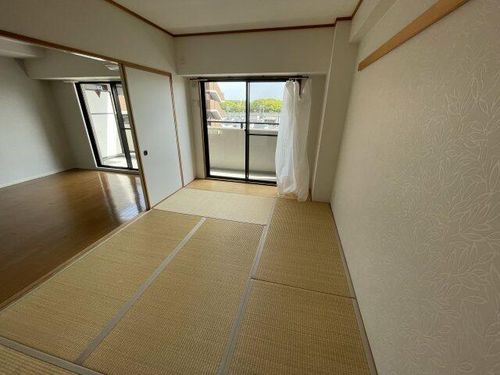 高橋ガーデンロイヤル502の内装