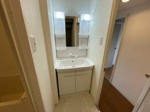 高橋ガーデンロイヤル502の内装