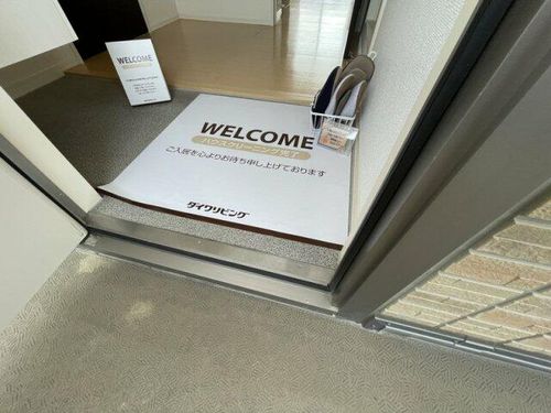 セジュール町坪の玄関