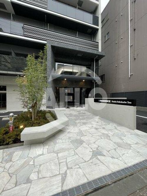 S-RESIDENCE難波大国町Tresの玄関