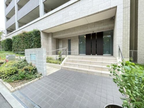 セリシール夙川苦楽園515の玄関