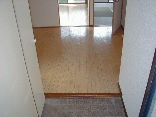 エムズハウス栄の玄関