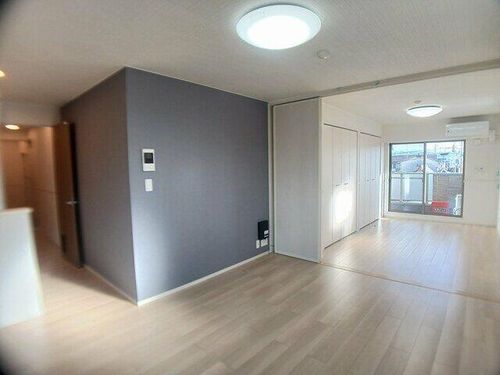 スペチアーレ クアットロの居間