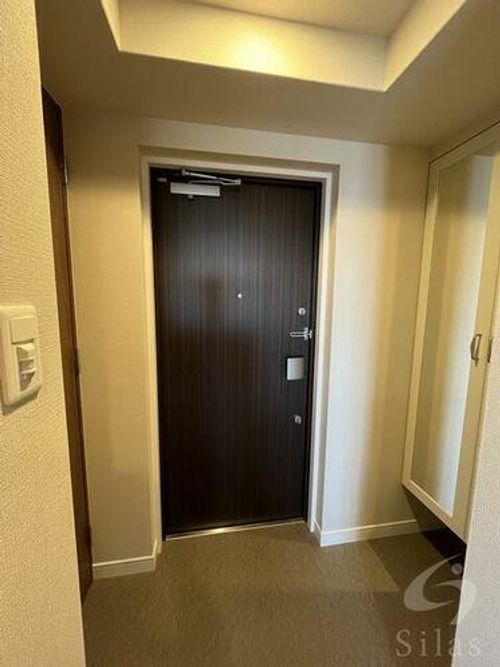 大阪府東大阪市荒本西4丁目(マンション)の賃貸物件の玄関