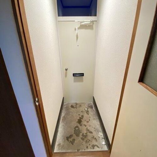 コーポ室本の玄関