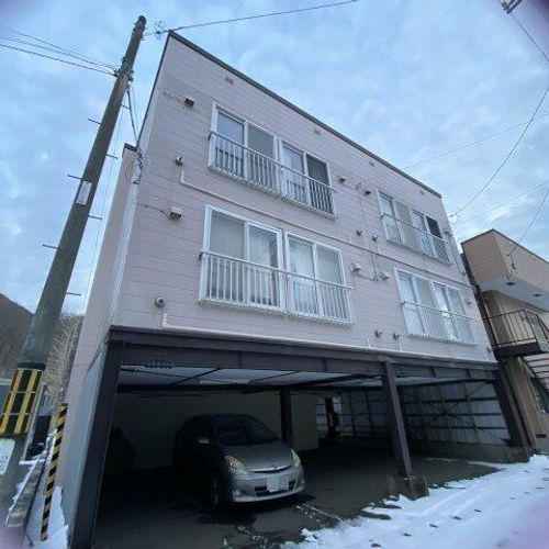 コーポ室本の外観