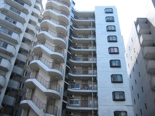 グランドールシャトー802の外観