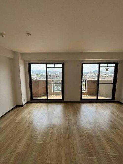 レジデンスコマイ0601の居間