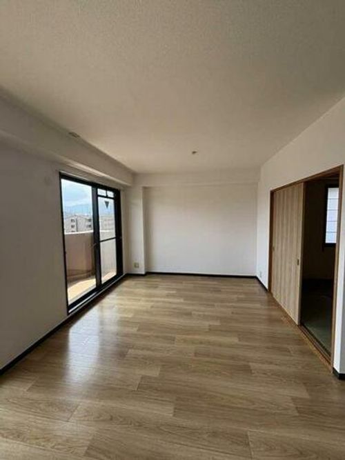 レジデンスコマイ0601の居間