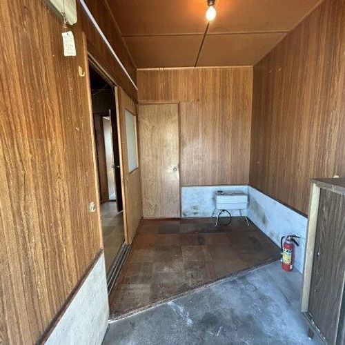 千葉アパートの玄関