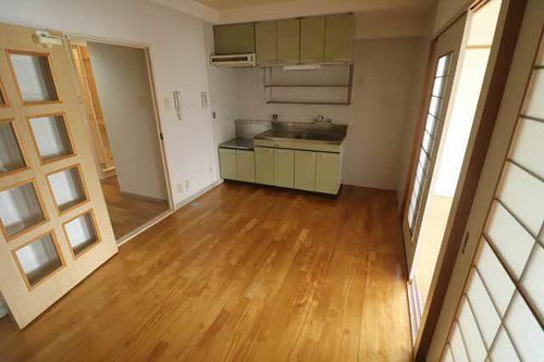 ハーティ忍ヶ丘V番館0403の居間