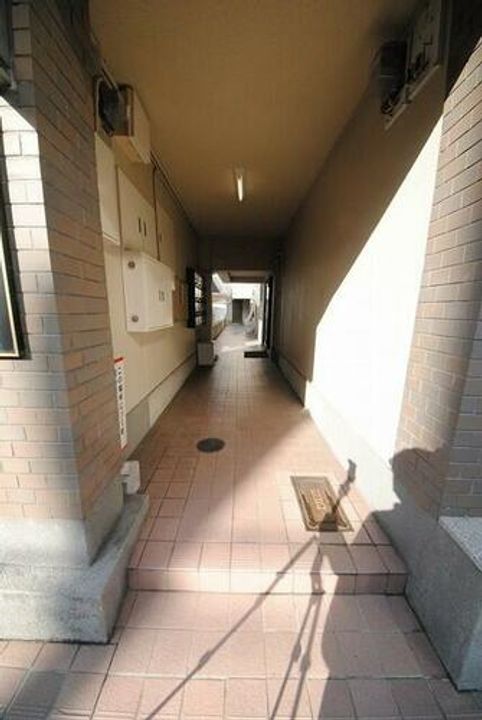 第二吉与門ハイツの玄関