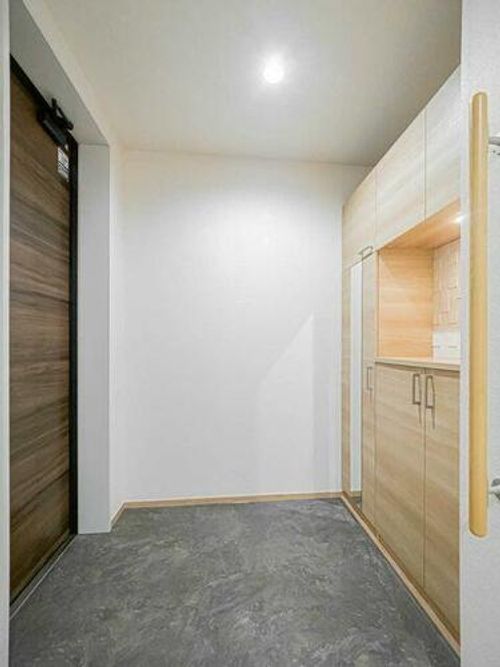 シャーメゾン ヴィアソーレ0201の玄関