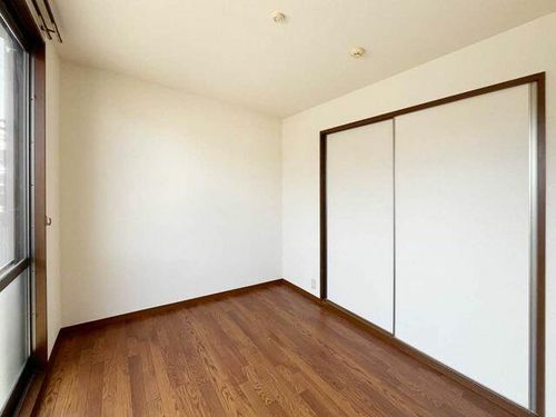 シティパレスIIA102の居間