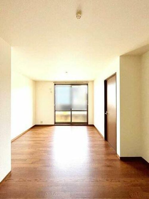 シティパレスIIA102の居間