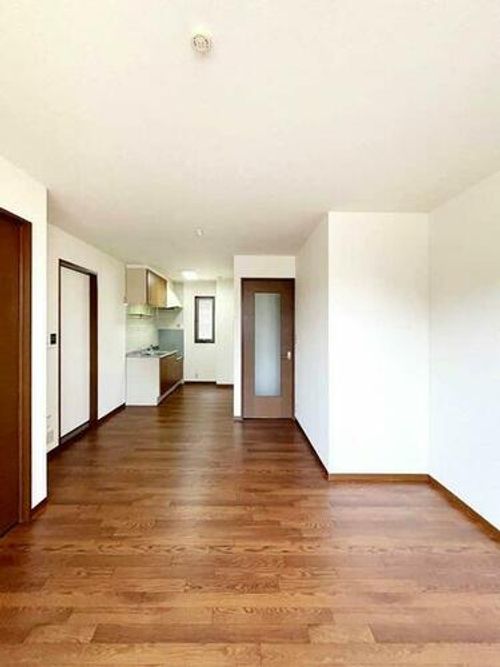 シティパレスIIA102の居間