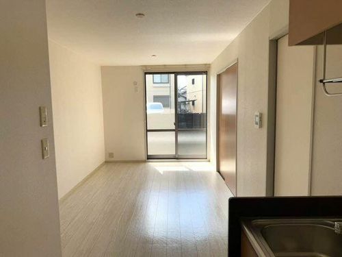 グレイス21D棟E棟E101の居間