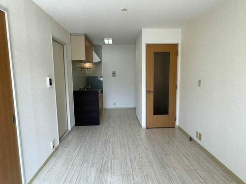 グレイス21D棟E棟E101の居間