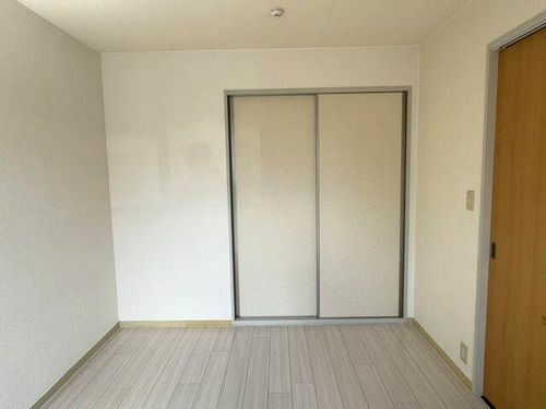 グレイス21D棟E棟E101の居間