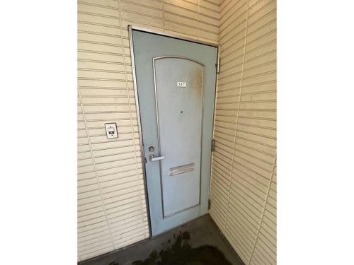 アーバンパレス雅207の玄関