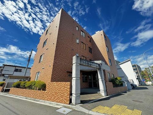 ボヌール中道参番館302の外観