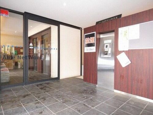 ノースタウンハウス605の玄関