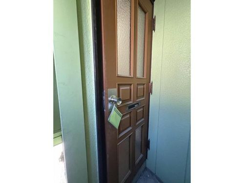 本通4丁目10番1棟2戸2Fの玄関