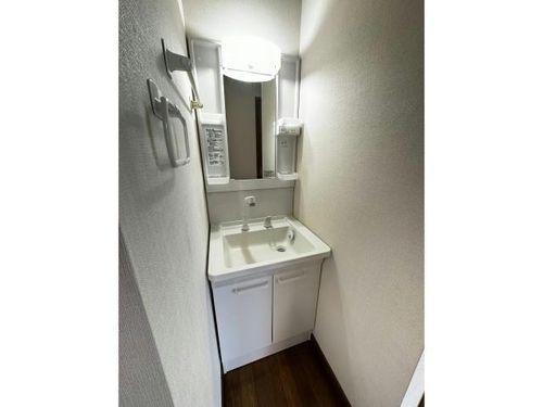 本通1丁目13番 一棟二戸の内装