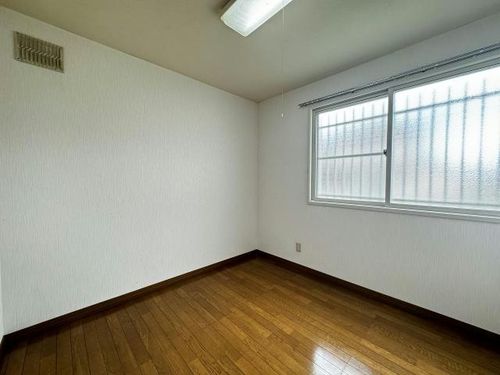 本通1丁目13番 一棟二戸の内装