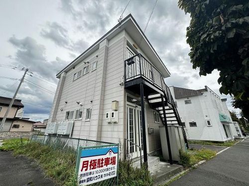 本通1丁目13番 一棟二戸の玄関