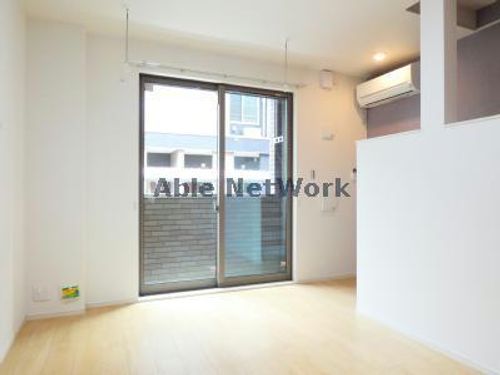 ラ・カーサ・スペランツァ高浜の居間