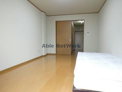 パレスはちまん107の居間