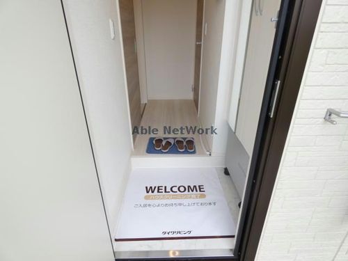 シャインベル花立の玄関