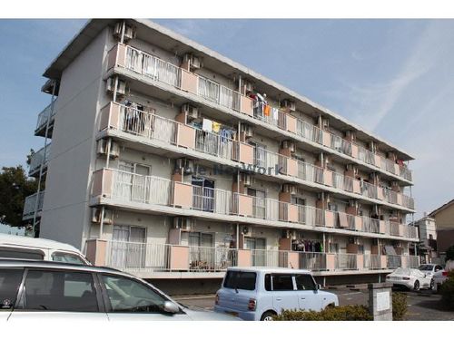 シャトレベール青山の外観