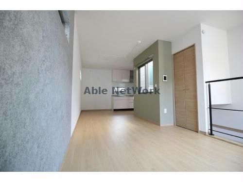 愛知県碧南市天王町5丁目(テラスハウス)の賃貸物件101の居間