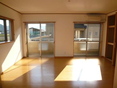 ウエストリバー108の内装