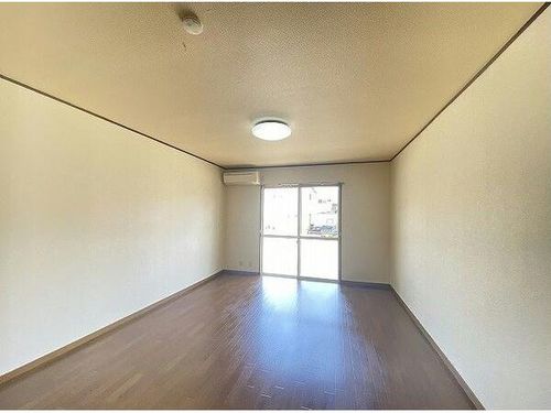 エブリワン西棟の内装