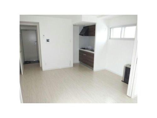 フラットJ南郷通の居間