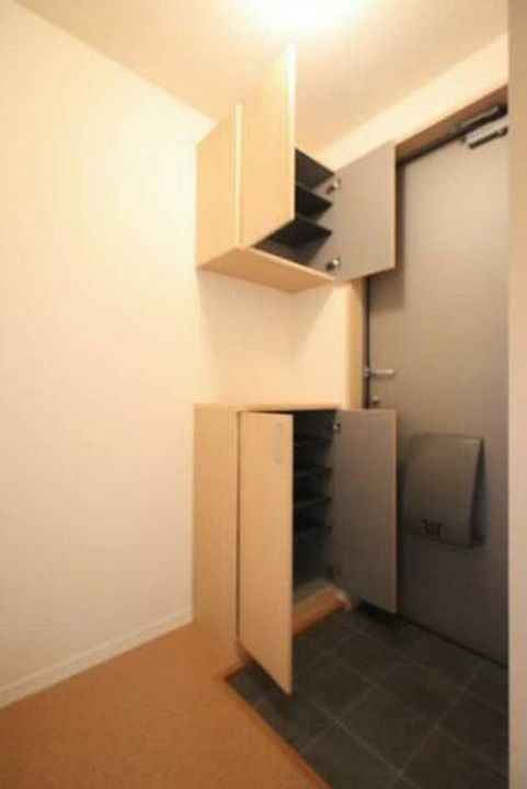 REMAGE E00201の内装