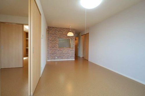 REMAGE E00201の内装