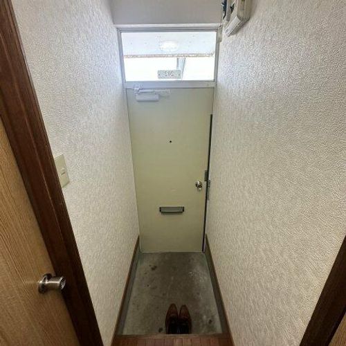 野宮マンション201の玄関